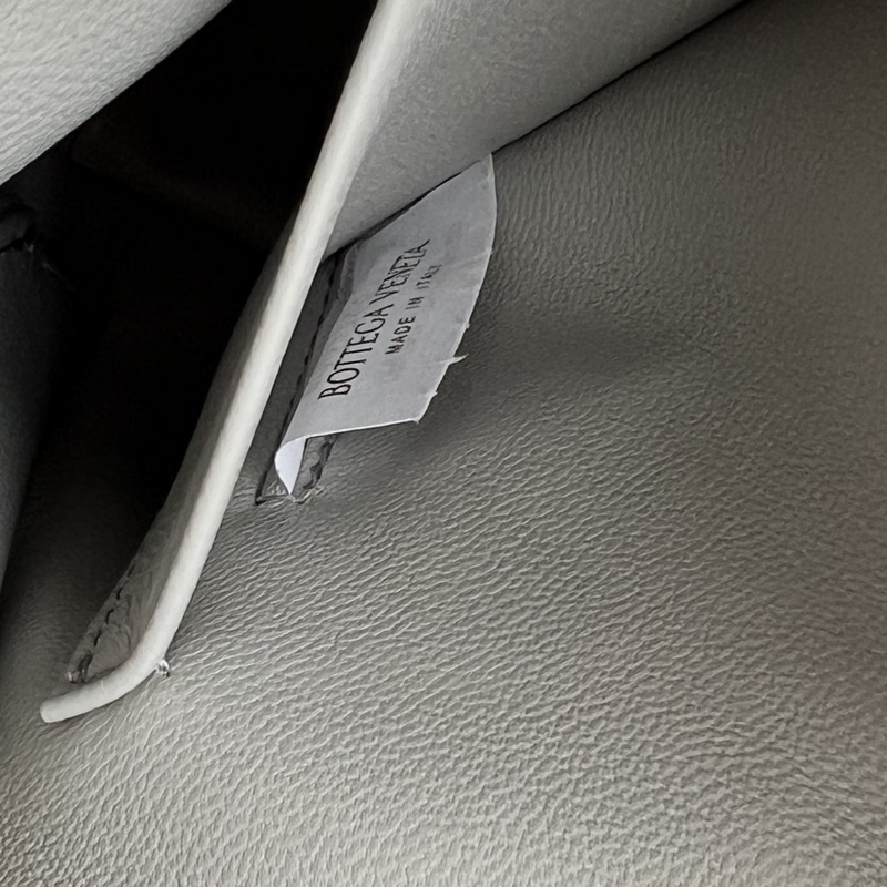 #Bv lntrecciato編織化妝包764044 帶上心愛的化妝包出行叭 采