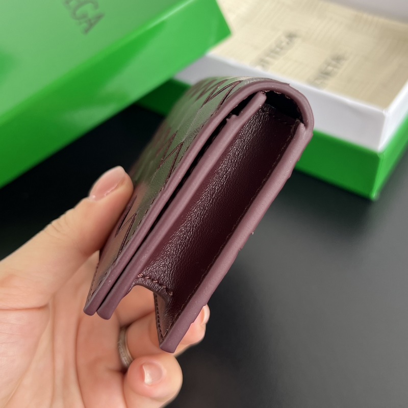 2026新款名片夾 667141 簡單中的高級感肯定是BV編織包啦 采用細膩的羊