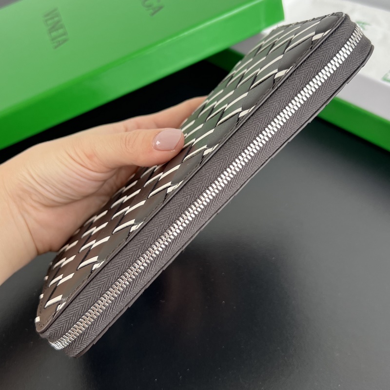 #Bv 男士編織錢包 593217 三種不同顔色牛皮編織制成 柔軟舒適 有質(zhì)感