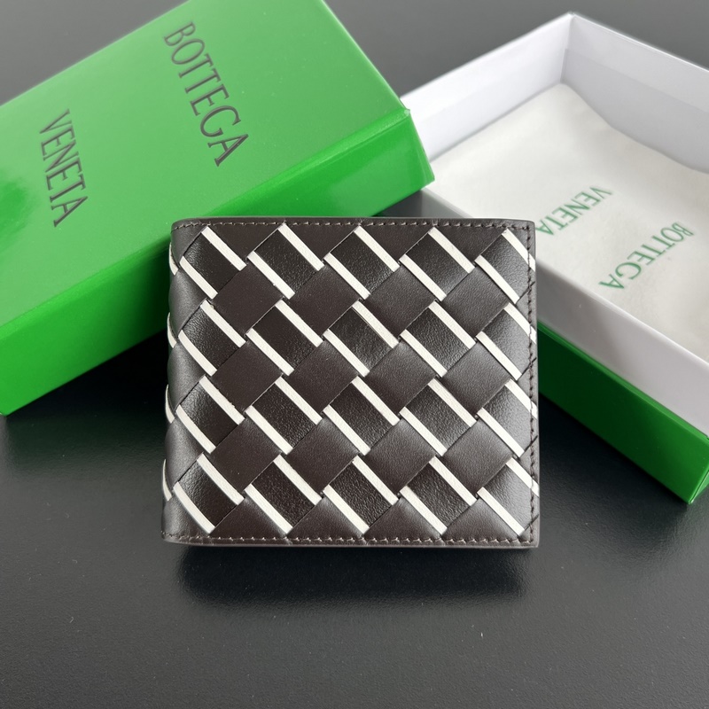 B家605721中寬編織短夾 兩折扣短夾式 實用時很方便 純手工編織 原廠胎牛皮