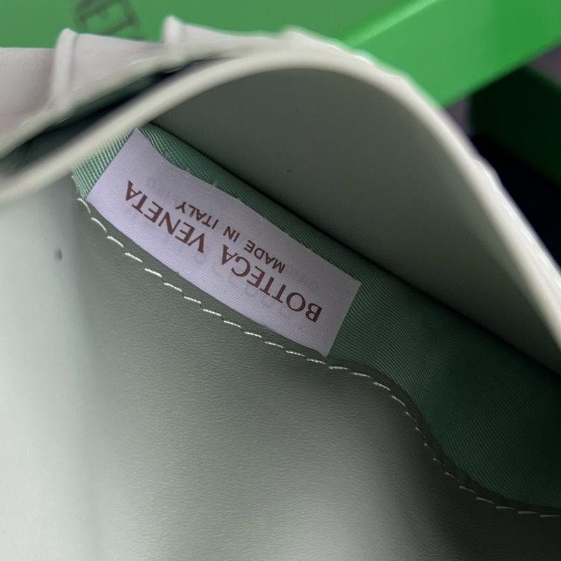 #Bv 編織雙折拉鍊錢包 749940 男女通用小巧精緻的錢包 優雅時尚的造型