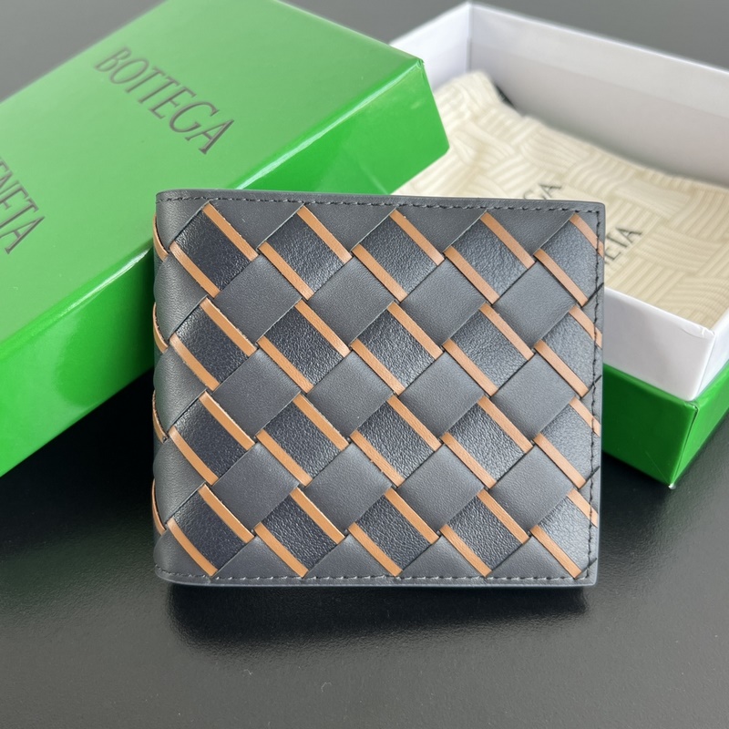 B家605721中寬編織短夾 兩折扣短夾式 實用時很方便 純手工編織 原廠胎牛皮