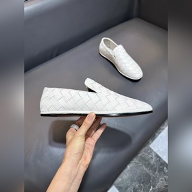 Bottega veneta~ 碼數(shù)：39 44 BV官網(wǎng)同步新品高端系列手工