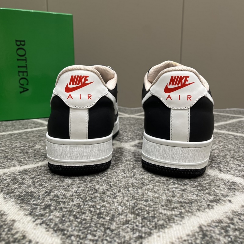 BV X nike聯名男士低幫休閑運動鞋，采用頭層牛皮手工編織工藝，側身聯名Ni