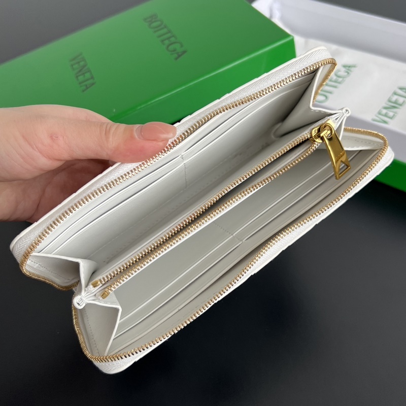 #Bv 情人節限定系列 593217 全白編織皮革搭配小巧紅色愛心 畫龍點睛 讓