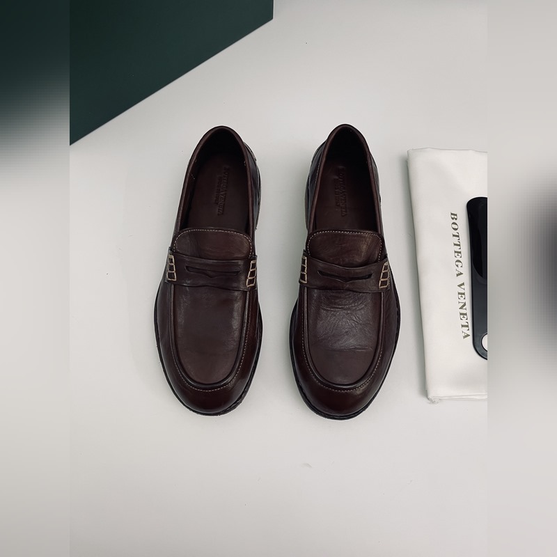 BV 新款男士絨休閑一腳蹬樂福鞋，這款休閑一腳蹬樂福鞋選用柔軟牛皮材質，成就輕盈