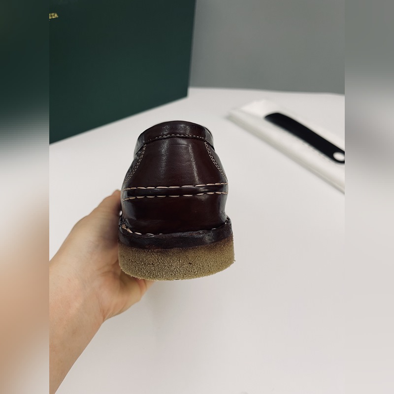 BV 新款男士絨休閑一腳蹬樂福鞋，這款休閑一腳蹬樂福鞋選用柔軟牛皮材質，成就輕盈