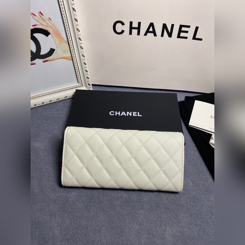CHANEL 兩折長夾口蓋錢包到貨 頭層牛皮搭配新款logo同樣是穿皮旁邊鑽石包