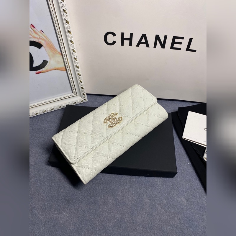 CHANEL 兩折長夾口蓋錢包到貨 頭層牛皮搭配新款logo同樣是穿皮旁邊鑽石包