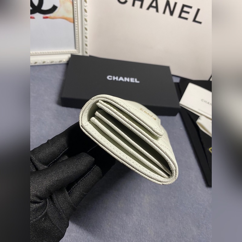 CHANEL 兩折長夾口蓋錢包到貨 頭層牛皮搭配新款logo同樣是穿皮旁邊鑽石包