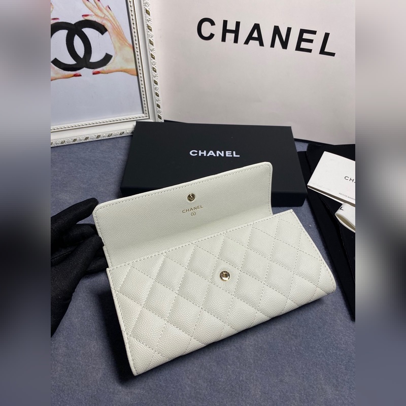 CHANEL 兩折長夾口蓋錢包到貨 頭層牛皮搭配新款logo同樣是穿皮旁邊鑽石包