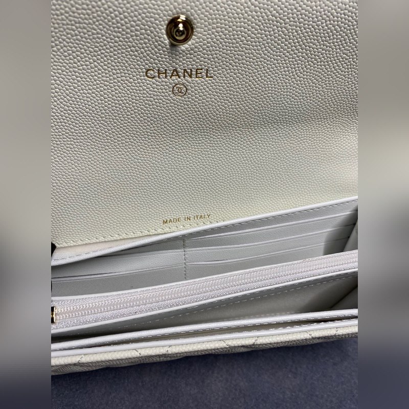 CHANEL 兩折長夾口蓋錢包到貨 頭層牛皮搭配新款logo同樣是穿皮旁邊鑽石包