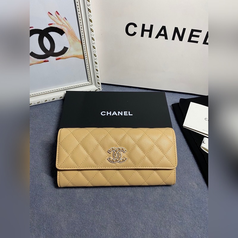CHANEL 兩折長夾口蓋錢包到貨 頭層牛皮搭配新款logo同樣是穿皮旁邊鑽石包
