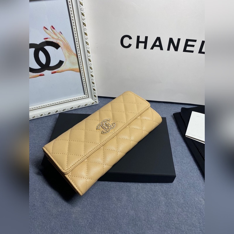 CHANEL 兩折長夾口蓋錢包到貨 頭層牛皮搭配新款logo同樣是穿皮旁邊鑽石包