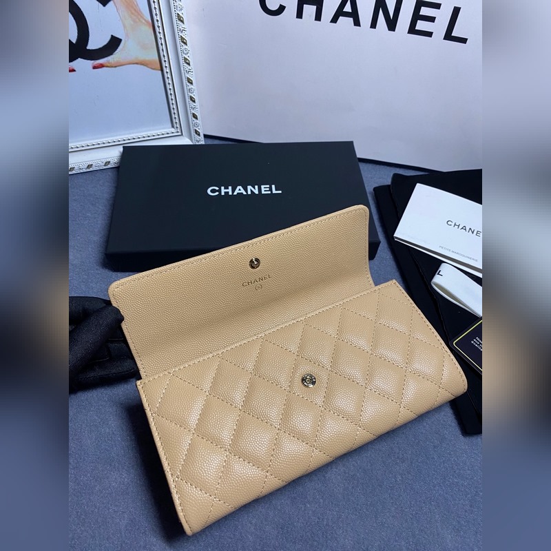 CHANEL 兩折長夾口蓋錢包到貨 頭層牛皮搭配新款logo同樣是穿皮旁邊鑽石包