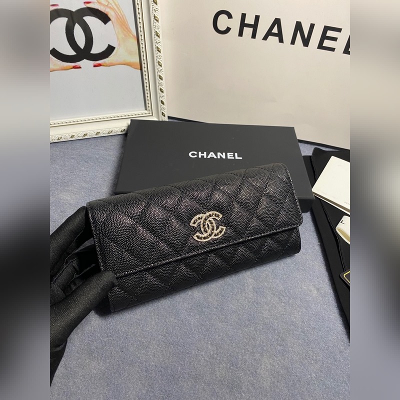 CHANEL 兩折長(zhǎng)夾口蓋錢包到貨 頭層牛皮搭配新款logo同樣是穿皮旁邊鑽石包