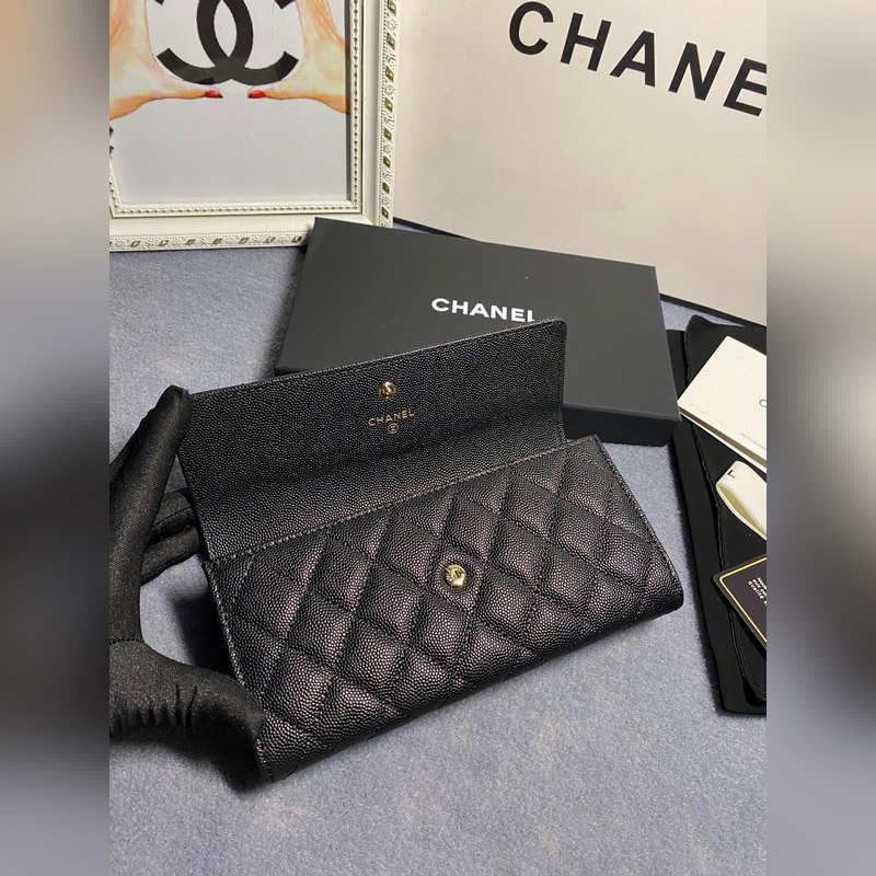 CHANEL 兩折長(zhǎng)夾口蓋錢包到貨 頭層牛皮搭配新款logo同樣是穿皮旁邊鑽石包