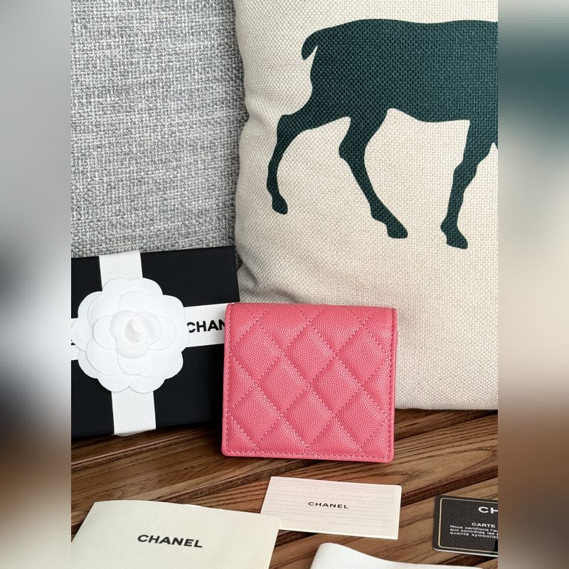 2104新品chanel 對折短錢包到貨 牛皮制作內裡帶零錢袋 這類錢包超級實用