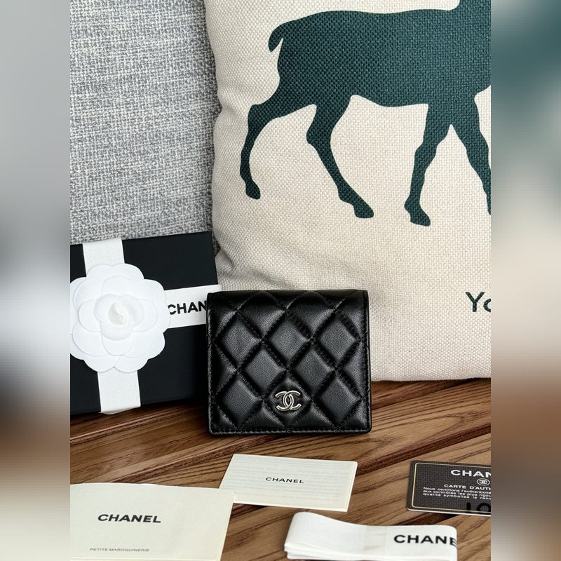 2104新品chanel 對折短錢包到貨 小羊皮制作內裡帶零錢袋 這類錢包超級實
