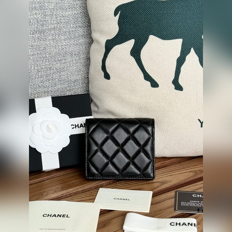 2104新品chanel 對折短錢包到貨 小羊皮制作內裡帶零錢袋 這類錢包超級實