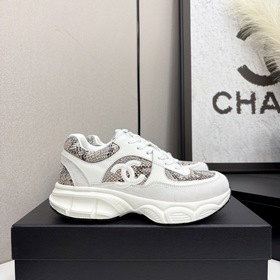 Chanel香奈兒熊貓鞋！2026專櫃頂級休閑款運動鞋 這款經典設計 鞋面多種工