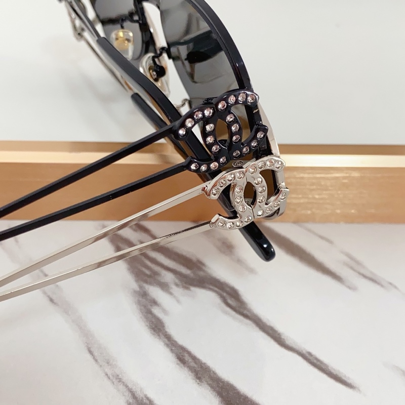 CHANEL 新款 香奶奶 Model ： CH6991 雙C 鏡腿閃鑽logo