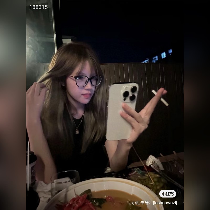 一直在 [CHANEL]香奈兒 CH3408Q標(biāo)志性logo羊皮編織鏡腿 細(xì)框平