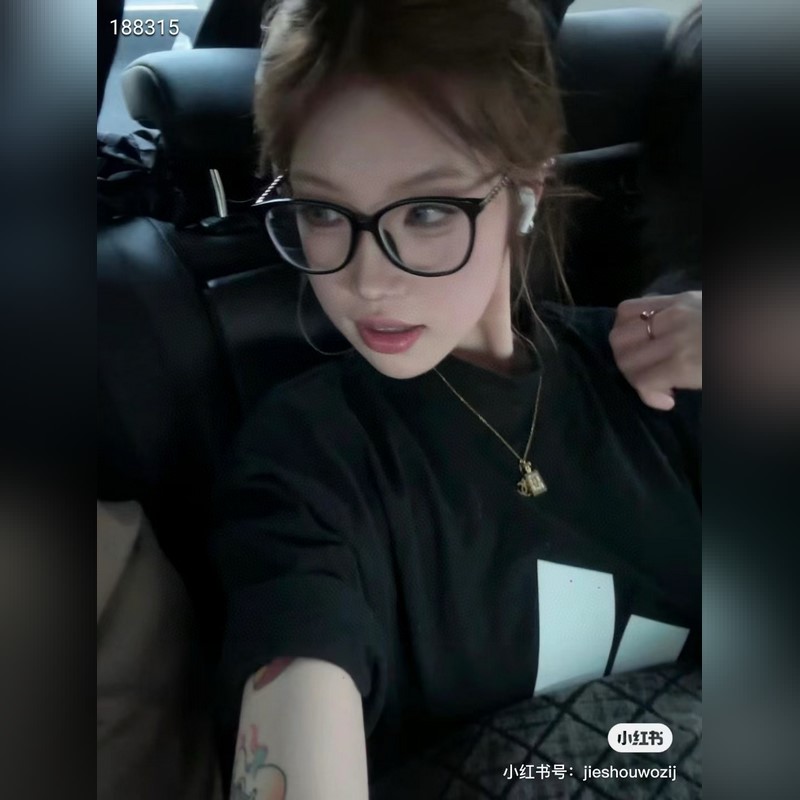 一直在 [CHANEL]香奈兒 CH3408Q標(biāo)志性logo羊皮編織鏡腿 細(xì)框平