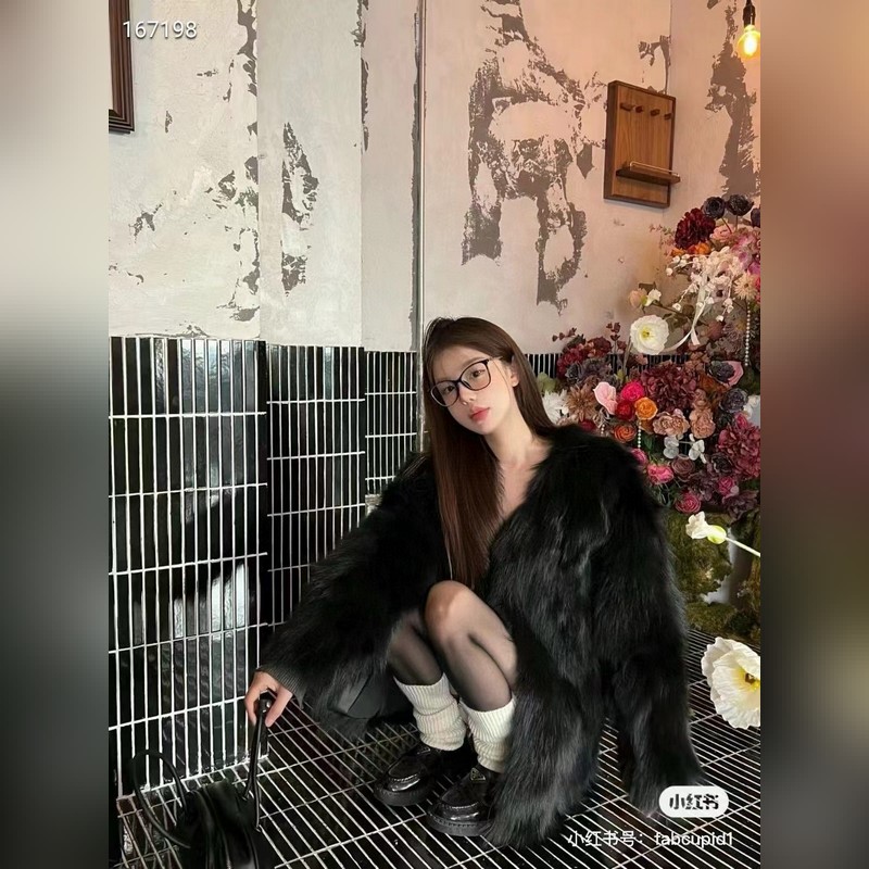 一直在 [CHANEL]香奈兒 CH3408Q標(biāo)志性logo羊皮編織鏡腿 細(xì)框平