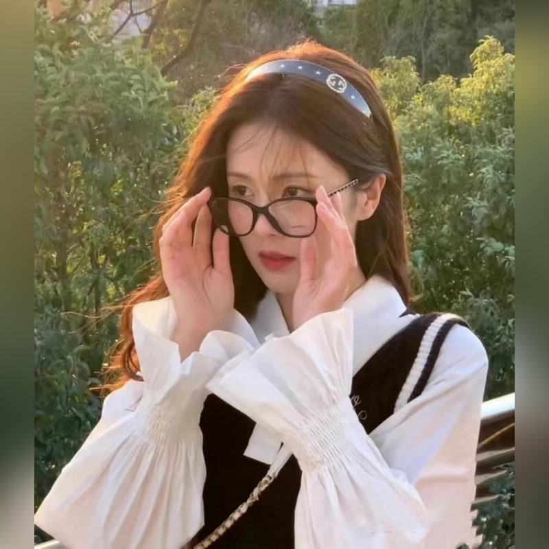 一直在 [CHANEL]香奈兒 CH3408Q標(biāo)志性logo羊皮編織鏡腿 細(xì)框平