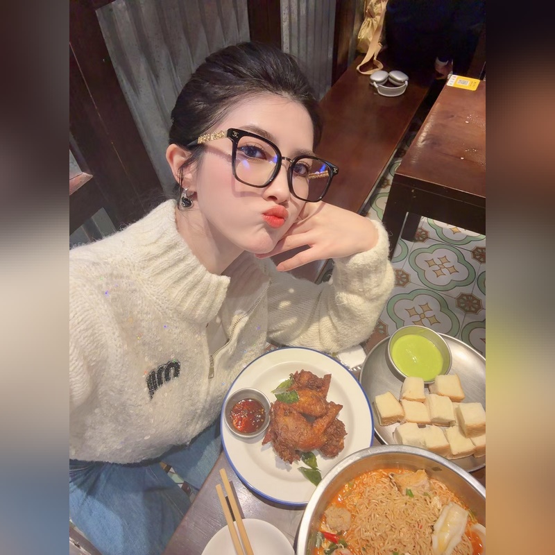 CHANEL 新款 香奶奶 Model ： CH7985 金屬logo設計 日常