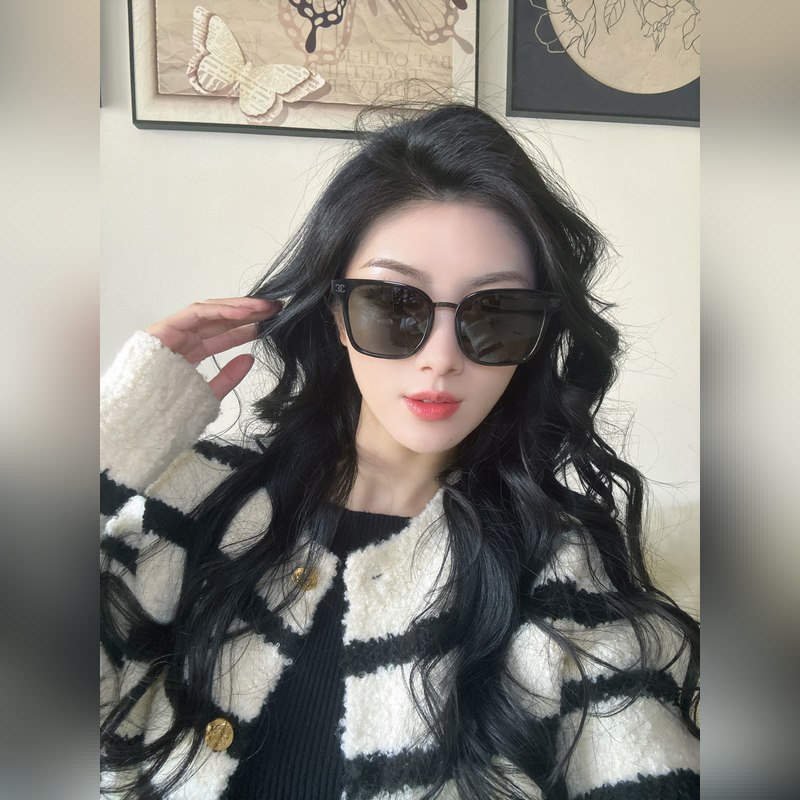 CHANEL 新款 香奶奶 Model ： CH7985 金屬logo設計 日常