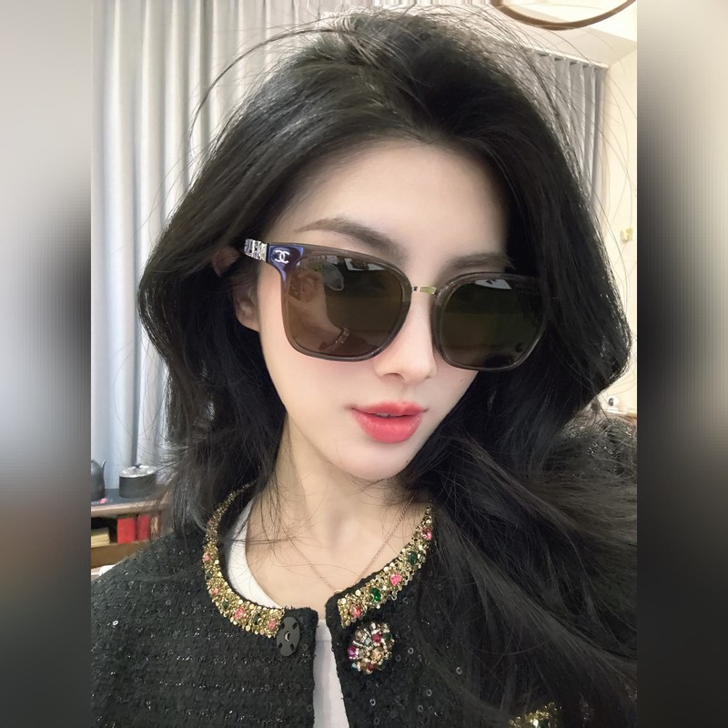 CHANEL 新款 香奶奶 Model ： CH7985 金屬logo設計 日常