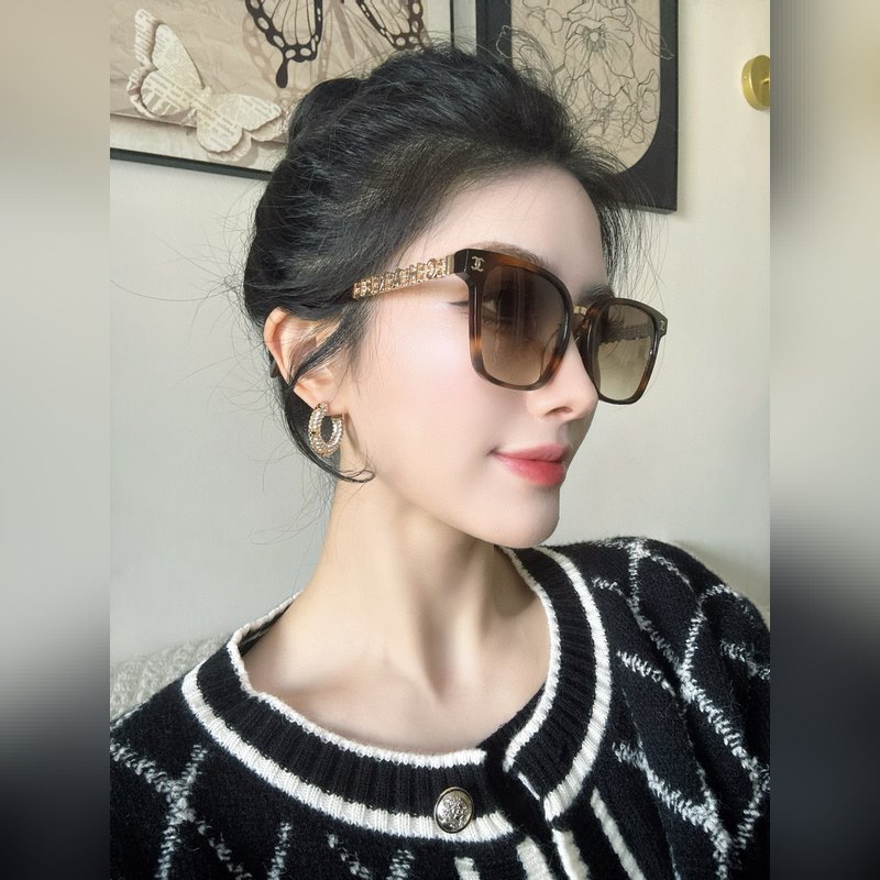 CHANEL 新款 香奶奶 Model ： CH7985 金屬logo設計 日常