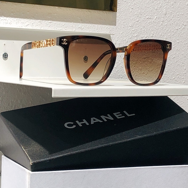 CHANEL 新款 香奶奶 Model ： CH7985 金屬logo設(shè)計(jì) 日常