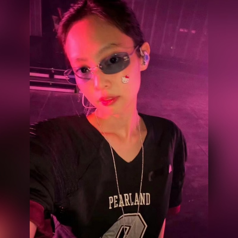 jennie with chanel vintage 0CH4002