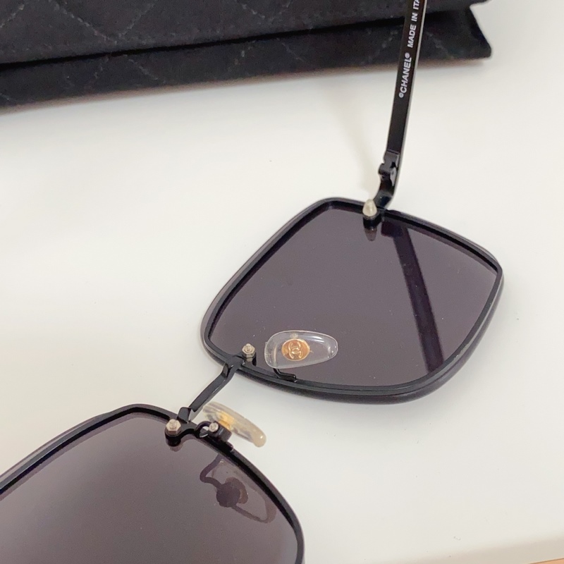 ChANEL香奶奶切邊設計 Model：CH5198 Size：62-16-14
