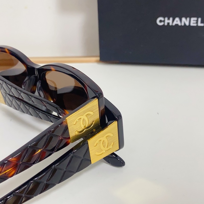 CHANEL 磨砂五金更有質感 MODEL：C74573S SIZE：52口18