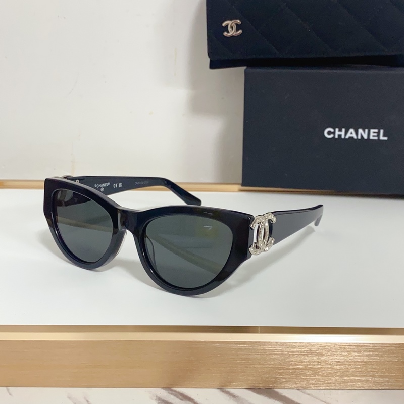 CHANEL 新款 香奶奶 Model ： ch6990 雙C 鏡腿閃鑽logo