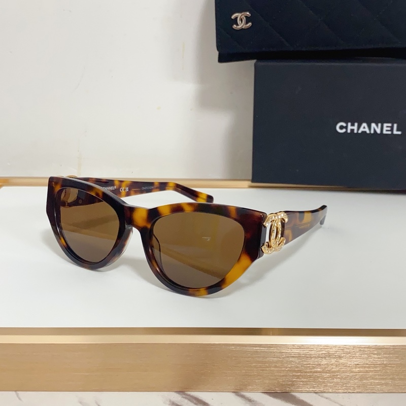 CHANEL 新款 香奶奶 Model ： ch6990 雙C 鏡腿閃鑽logo