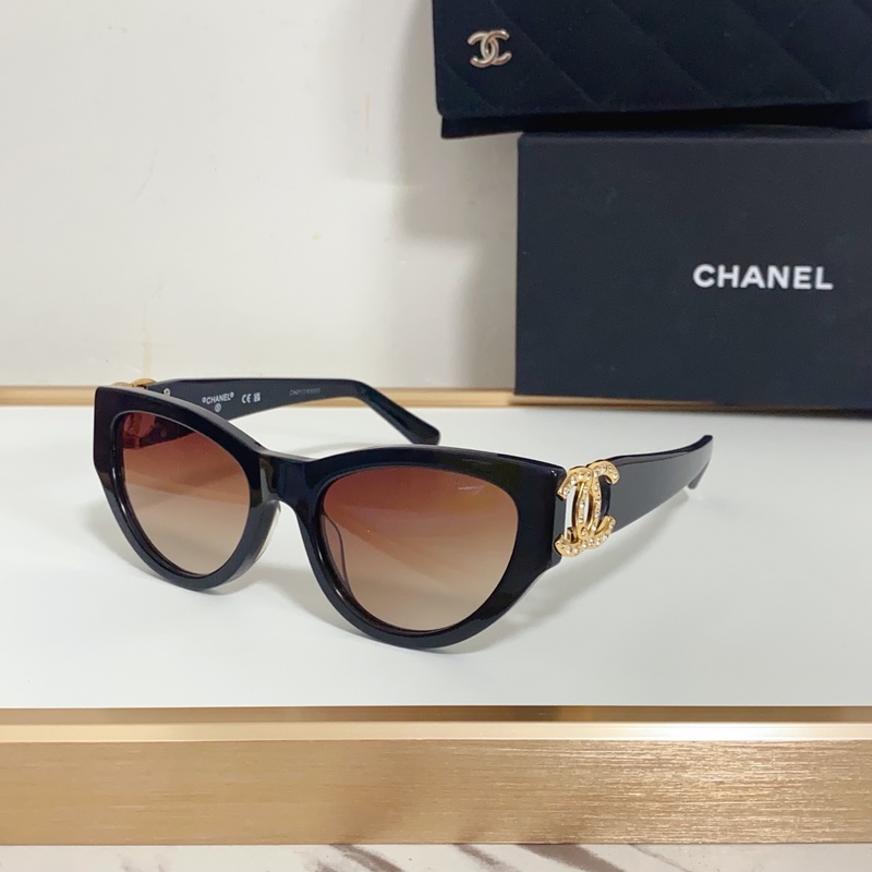 CHANEL 新款 香奶奶 Model ： ch6990 雙C 鏡腿閃鑽logo