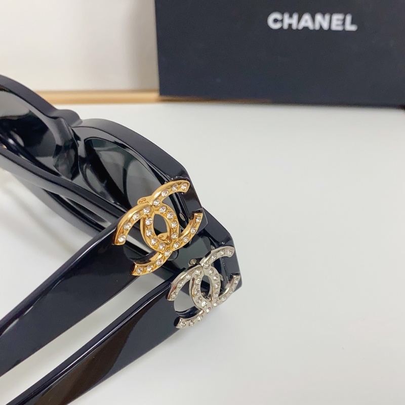 CHANEL 新款 香奶奶 Model ： ch6990 雙C 鏡腿閃鑽logo