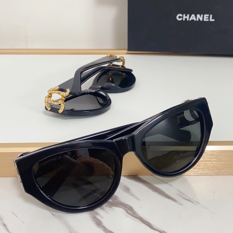 CHANEL 新款 香奶奶 Model ： ch6990 雙C 鏡腿閃鑽logo