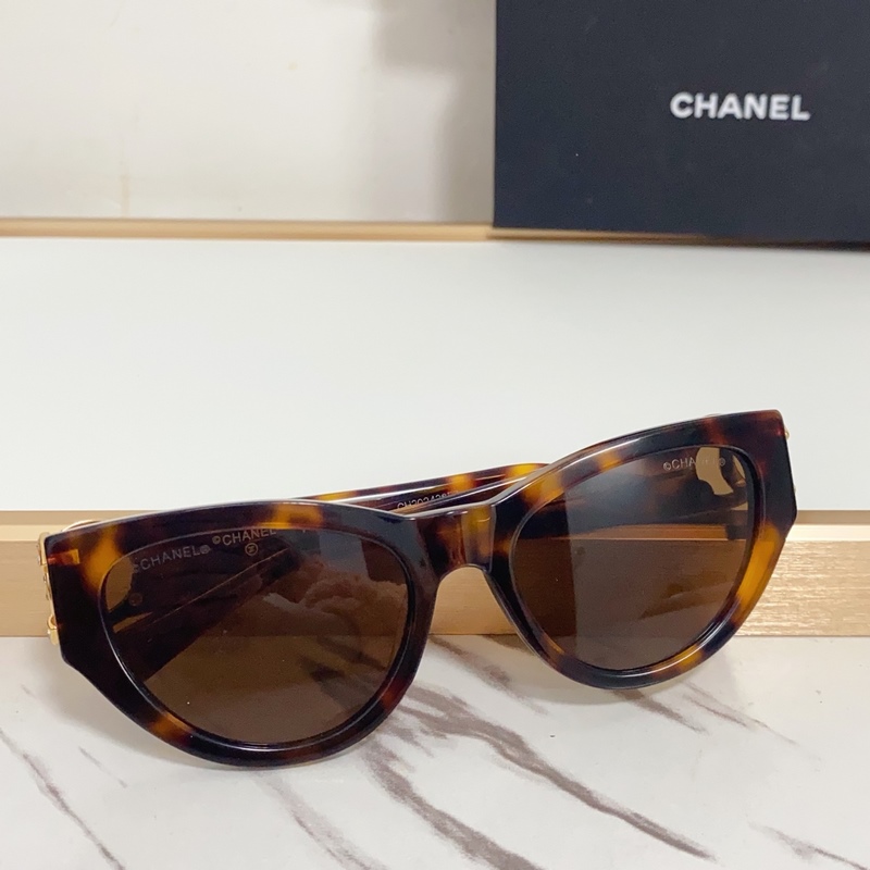 CHANEL 新款 香奶奶 Model ： ch6990 雙C 鏡腿閃鑽logo