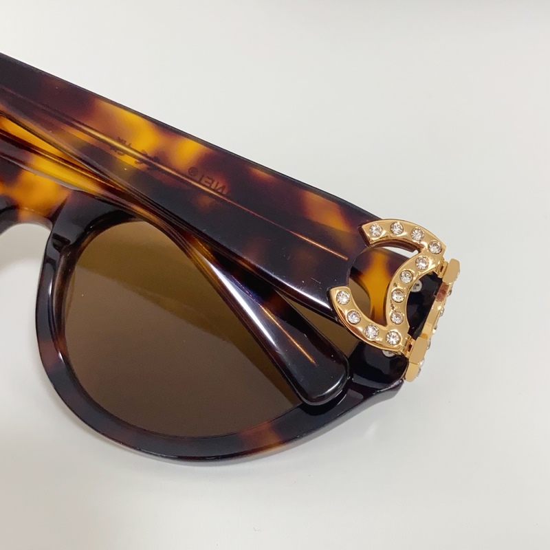 CHANEL 新款 香奶奶 Model ： ch6990 雙C 鏡腿閃鑽logo