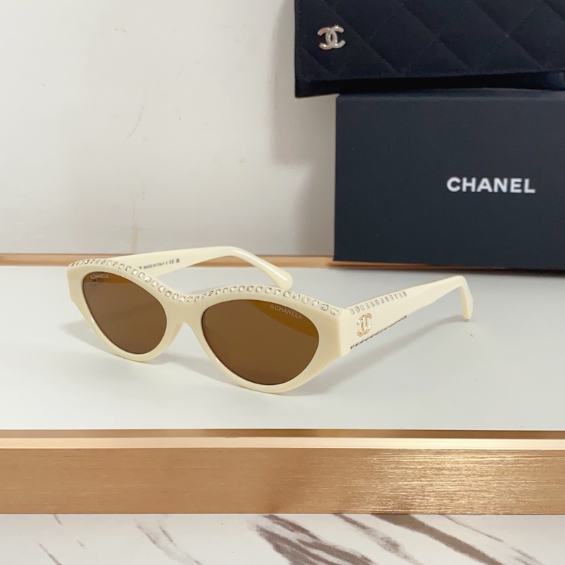 CHANEL 新款 MODEL：CH9164B 滿滿的手工施華洛世奇鑽 彰顯典雅