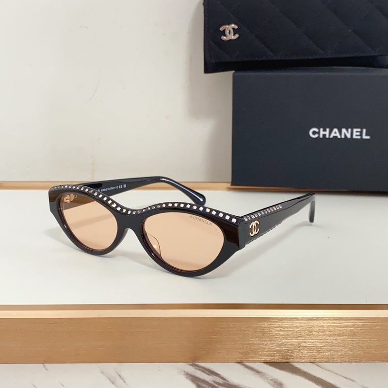 CHANEL 新款 MODEL：CH9164B 滿滿的手工施華洛世奇鑽 彰顯典雅