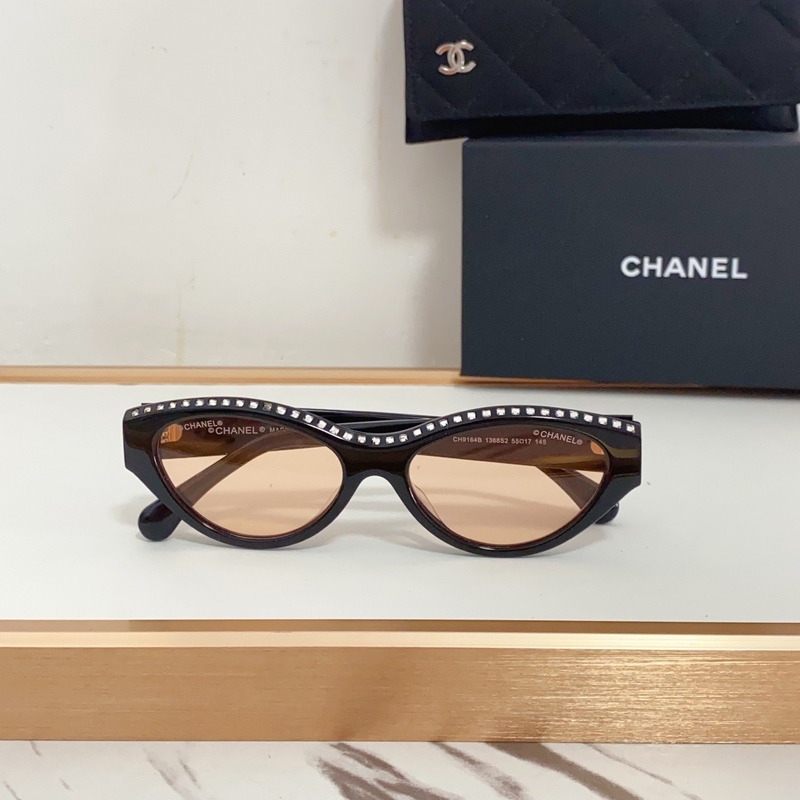 CHANEL 新款 MODEL：CH9164B 滿滿的手工施華洛世奇鑽 彰顯典雅