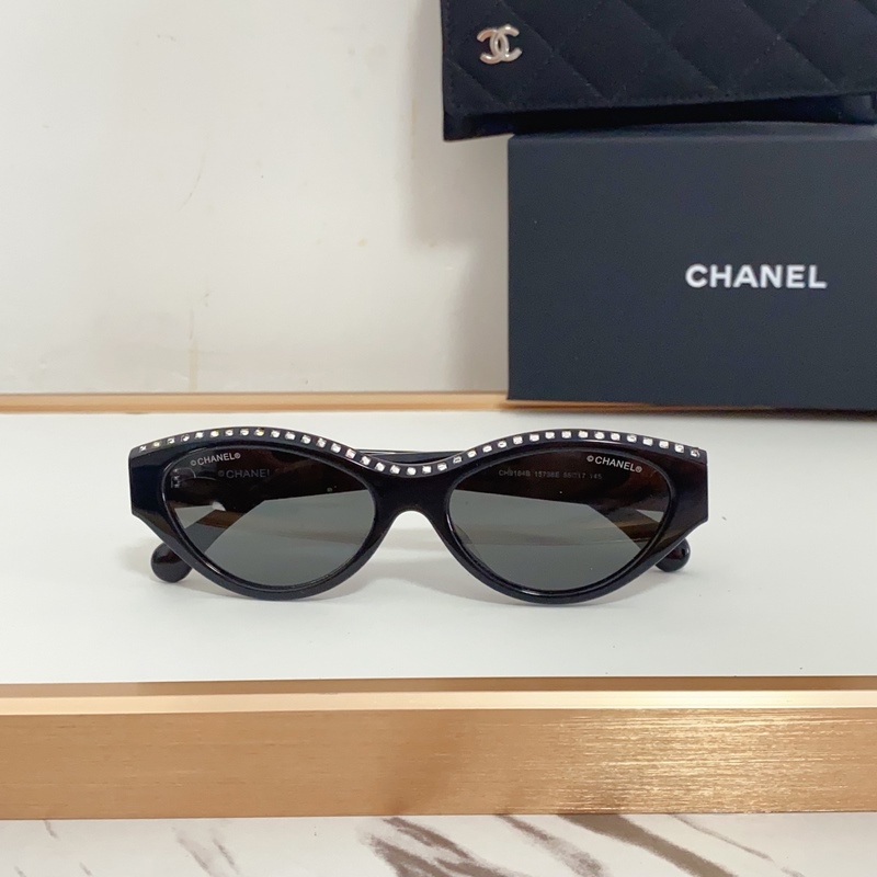 CHANEL 新款 MODEL：CH9164B 滿滿的手工施華洛世奇鑽 彰顯典雅