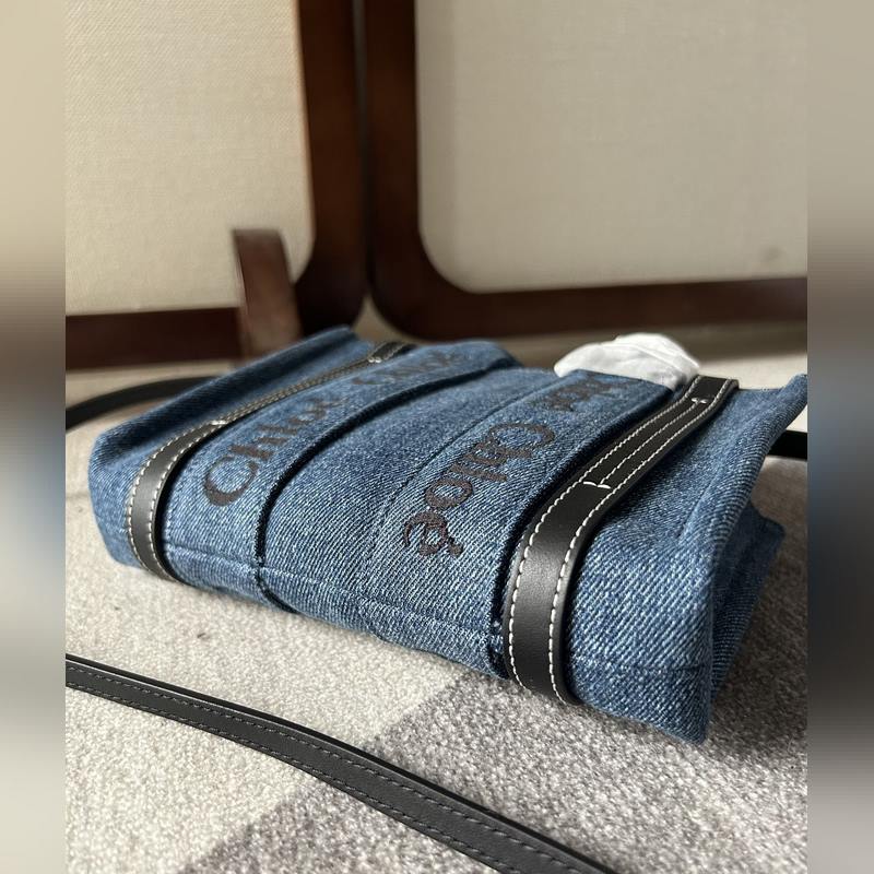 Chloé Woody Tote Bag mini號帥氣牛仔面料 平常出門時總是